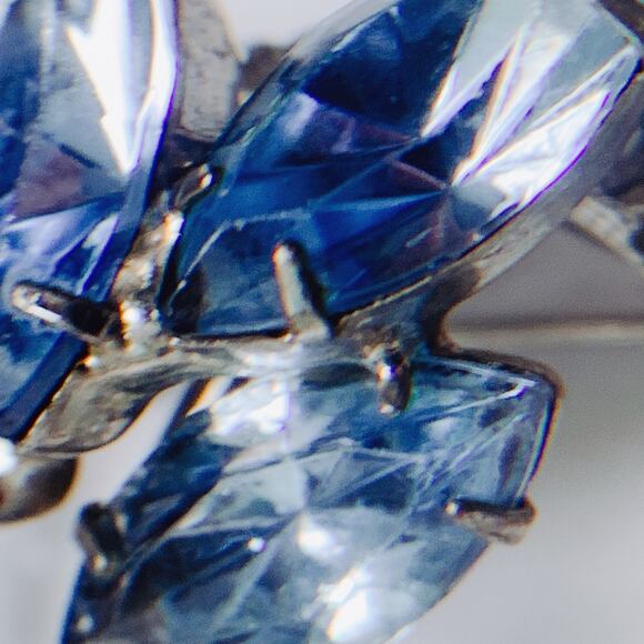 Vintage Mid Century Silver Tone Blue Rhinestone Floral Circle Brooch 1950s Pin - Picture 8 of 15